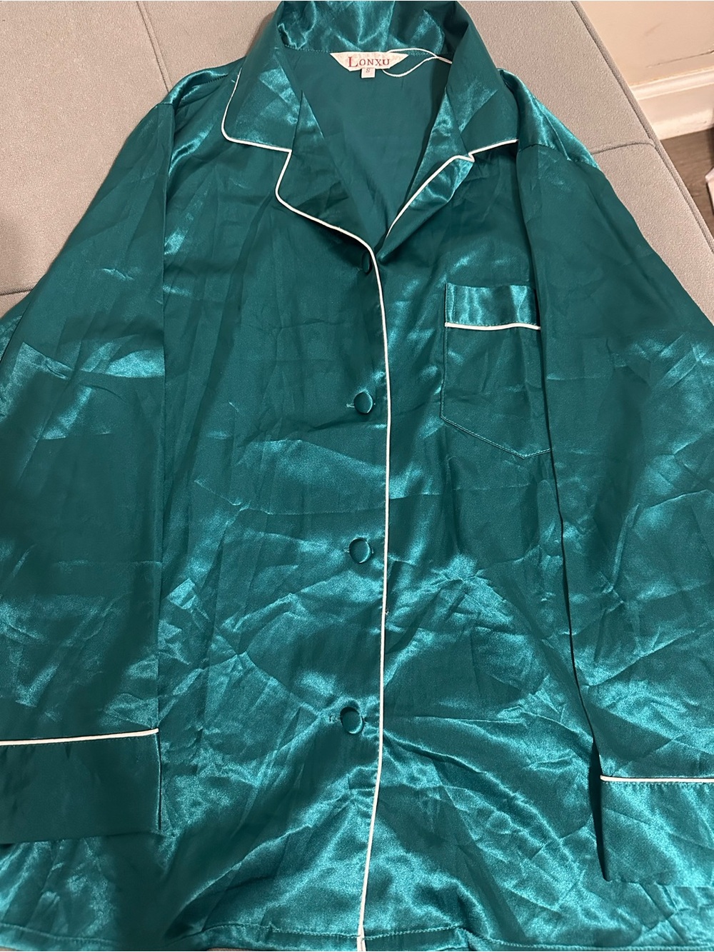 Lonxu emerald green satin/silk pajama set